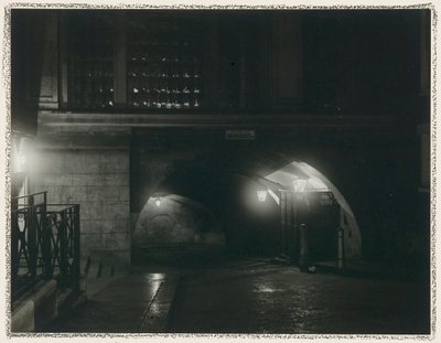 Gli archi di Adelphi da Gwendolyn Morris